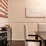 Mazzini Stylish 6Pax Apartment